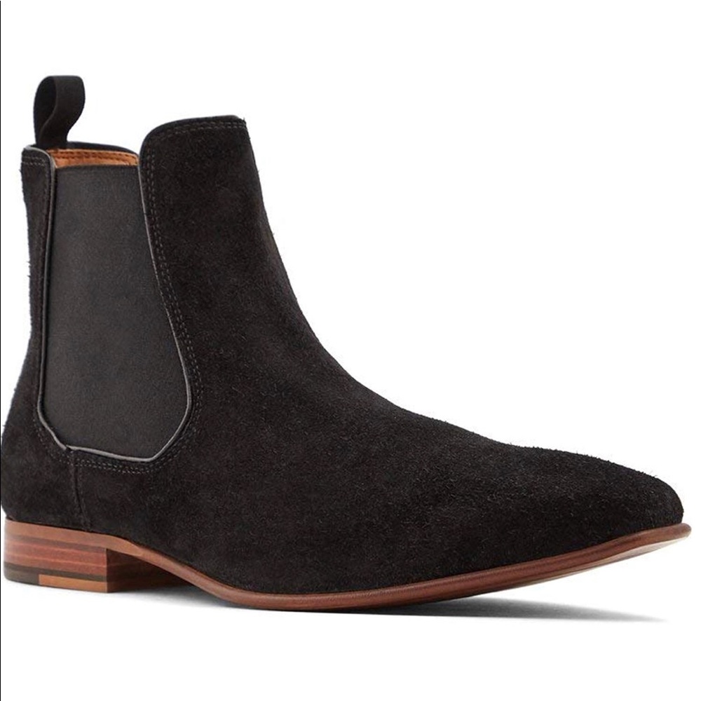 BRAND NEW! NEVER WORN ~ Men’s Chelsea Boots